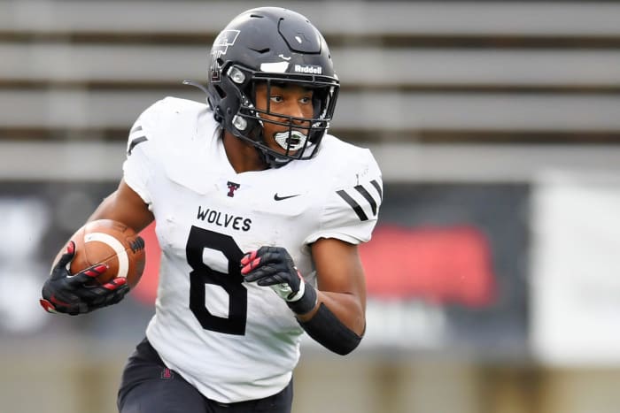 Tualatin.West-Linn.6A-football-semifinal.Leon-Neuschwander.79